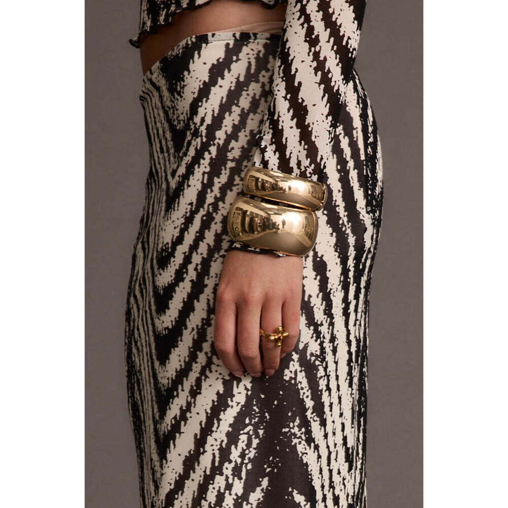 12th Tribe Runyon Set of 2 Gold Cuff Bangles Size O/SO/S - Picture 2 of 4